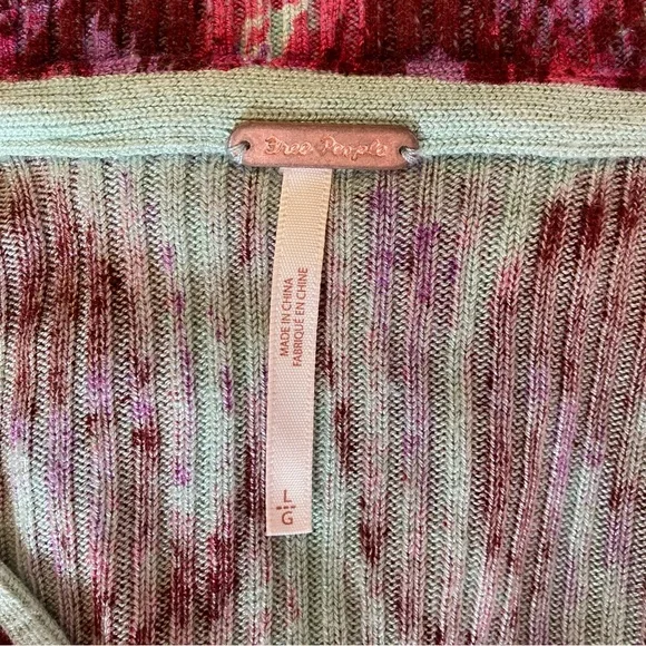 Free People Cherie ribbed v neck sweater in wine abstract swirl paisley print - Picture 6 of 8